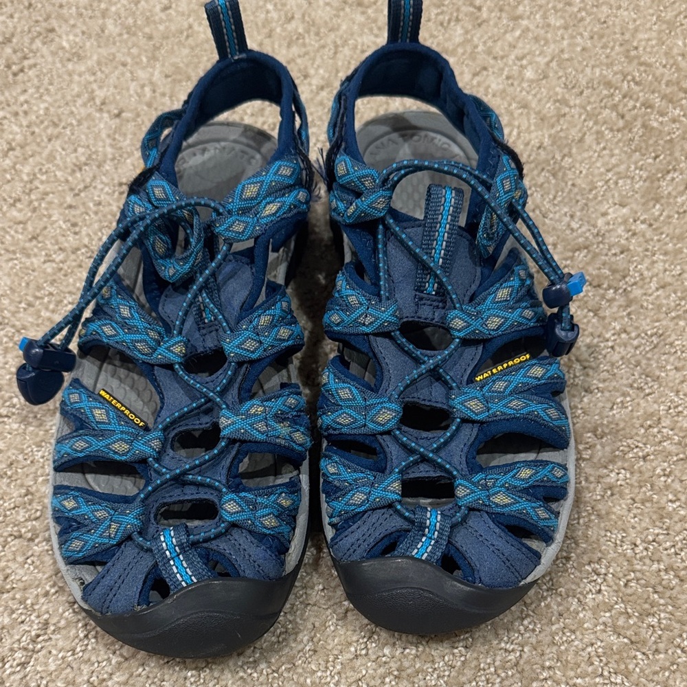Keen Whisper Women’s Size 5 Excellent Condition